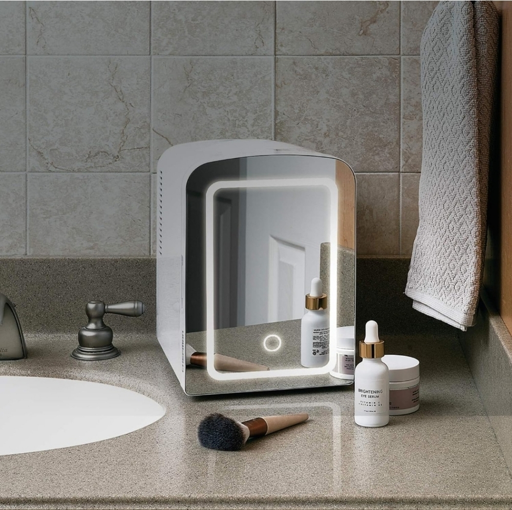 Mirrored portable mini beauty fridge